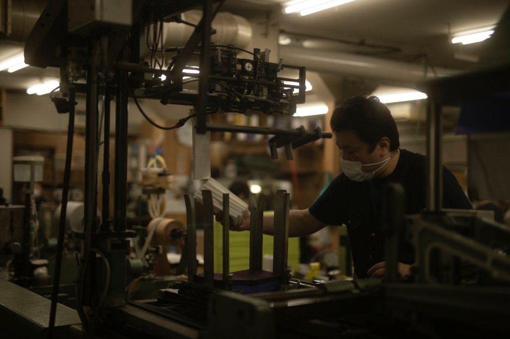 上製本の制作 新里製本所の作業風景（文京区）